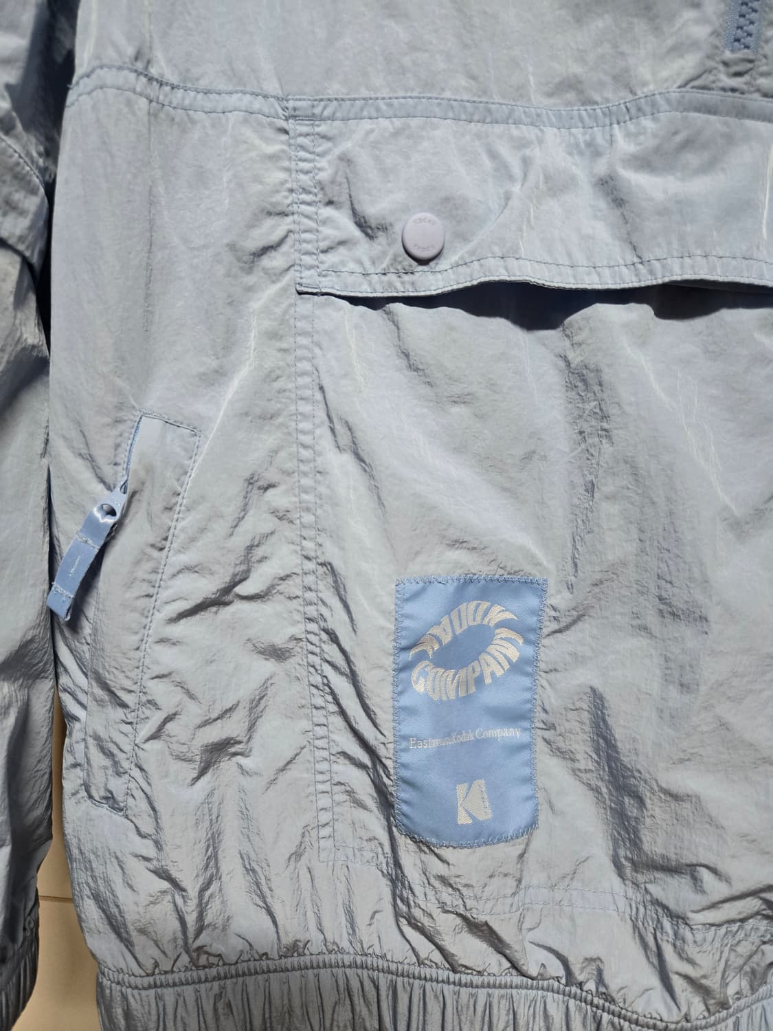 코닥 스카이블루 빅포켓 아노락 반집업 상품이미지3