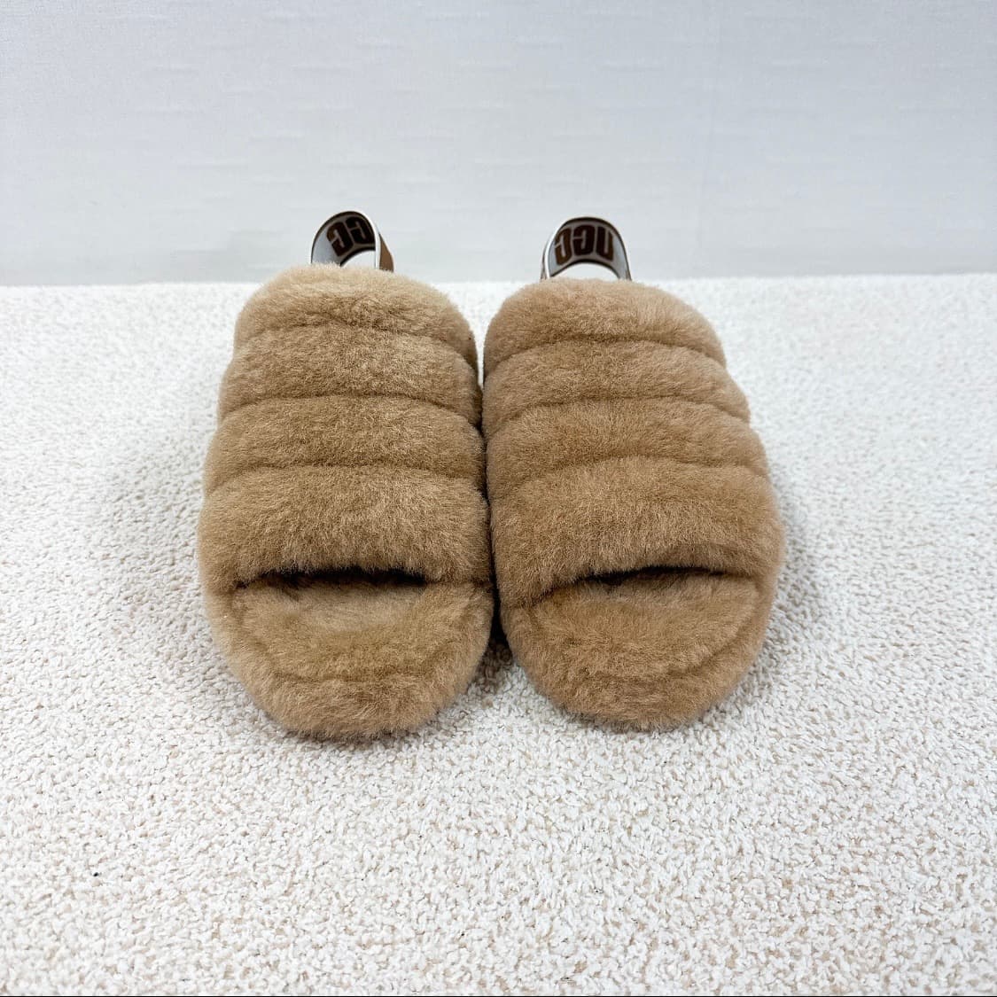 미국 어그 정품 여성 플러피 슬라이드 70% 상품이미지1