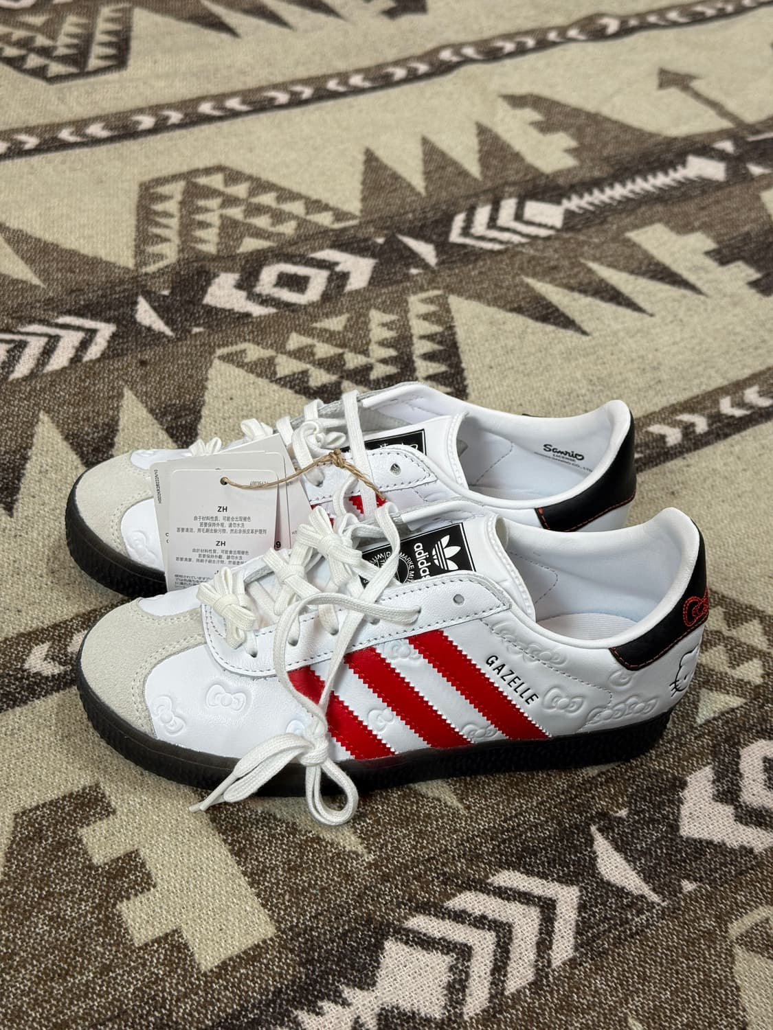 아디다스 X 헬로키티 가젤 새상품  상품이미지1