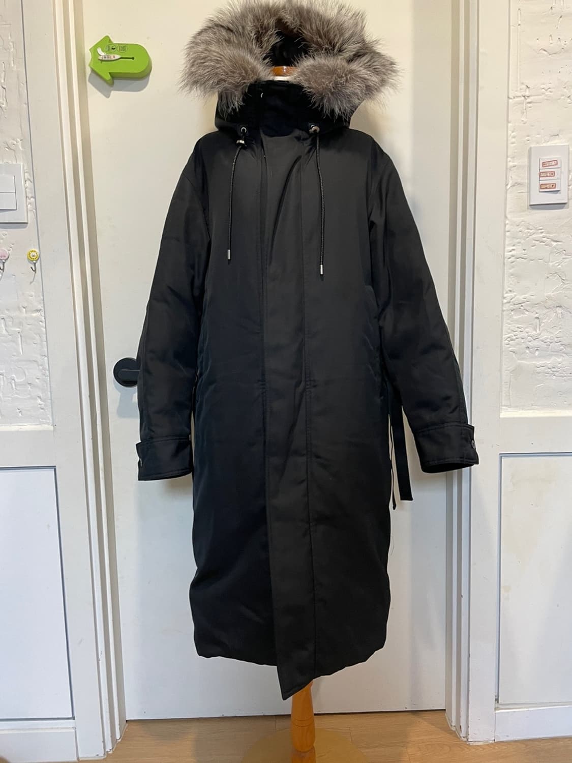 솔리드옴므  18fw 168 폭스퍼 패딩 블랙 상품이미지1