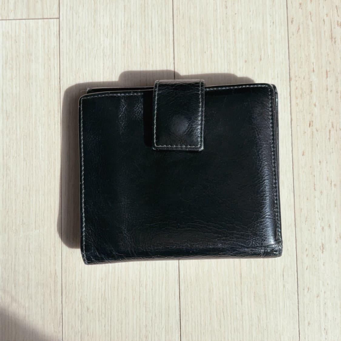 입생로랑 빈티지 블랙 에나멜 반지갑 상품이미지5