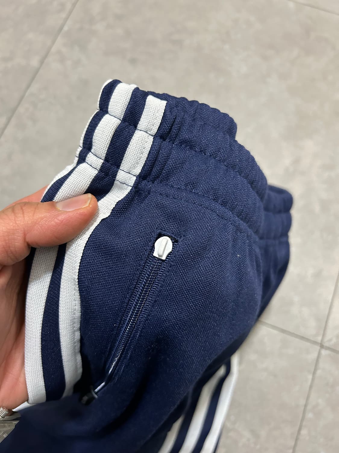 00s 아디다스 네이비컬러 여성용 나일론 스웻팬츠 상품이미지4