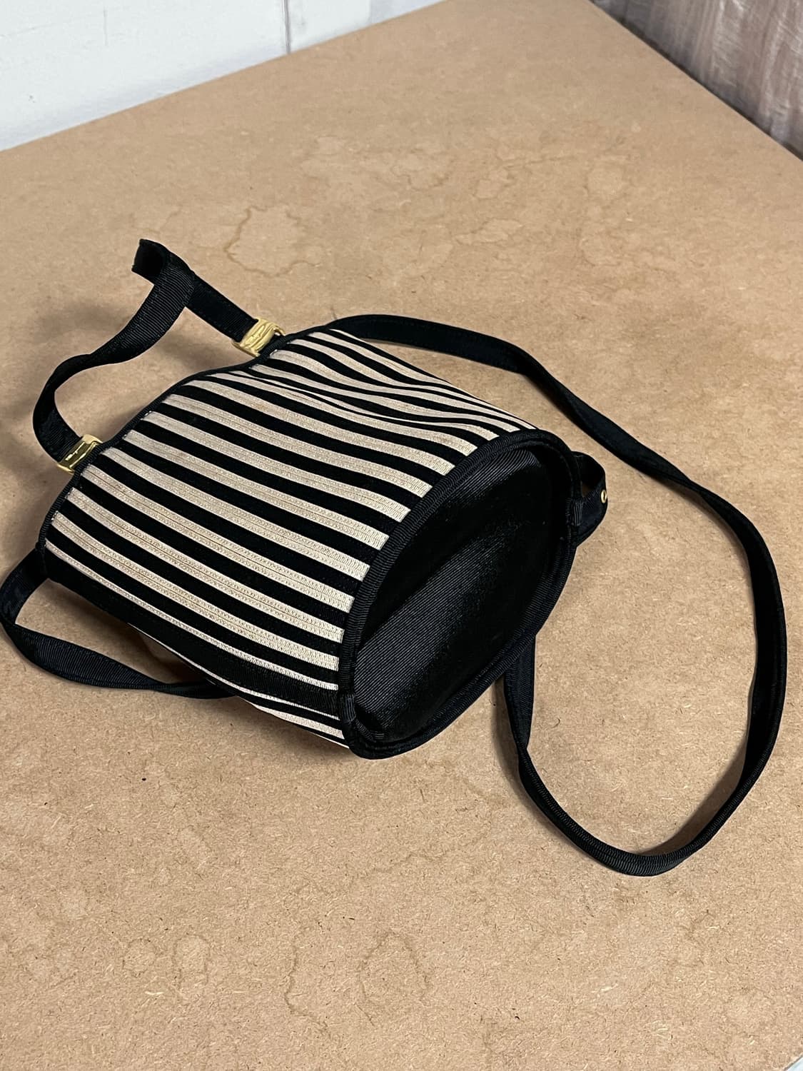 살바토레 페라가모 스트라이프 캔버스 미니 토트백 상품이미지2