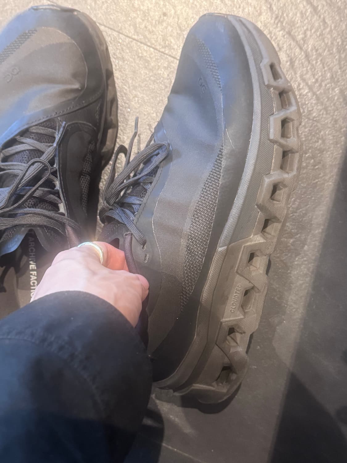 온러닝 포스트아카이브팩션 온파프 쏜브라운 상품이미지2