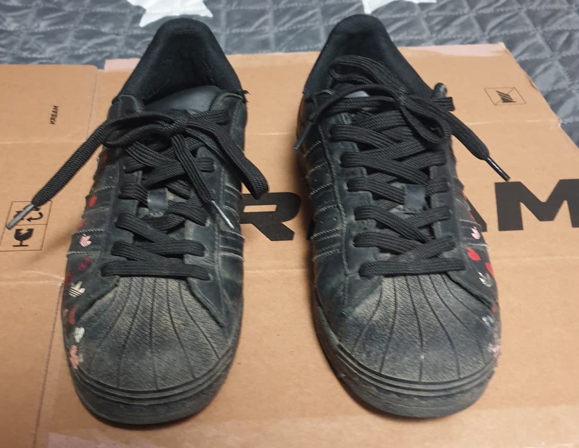 (한정판) 아디다스 슈퍼스타 발렌타인데이 스니커즈 블랙 (255) 상품이미지3