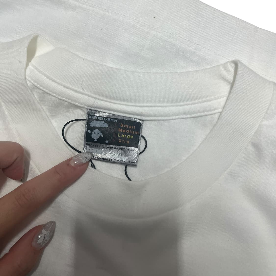 베이프 00s OG 토끼 반팔티 상품이미지3