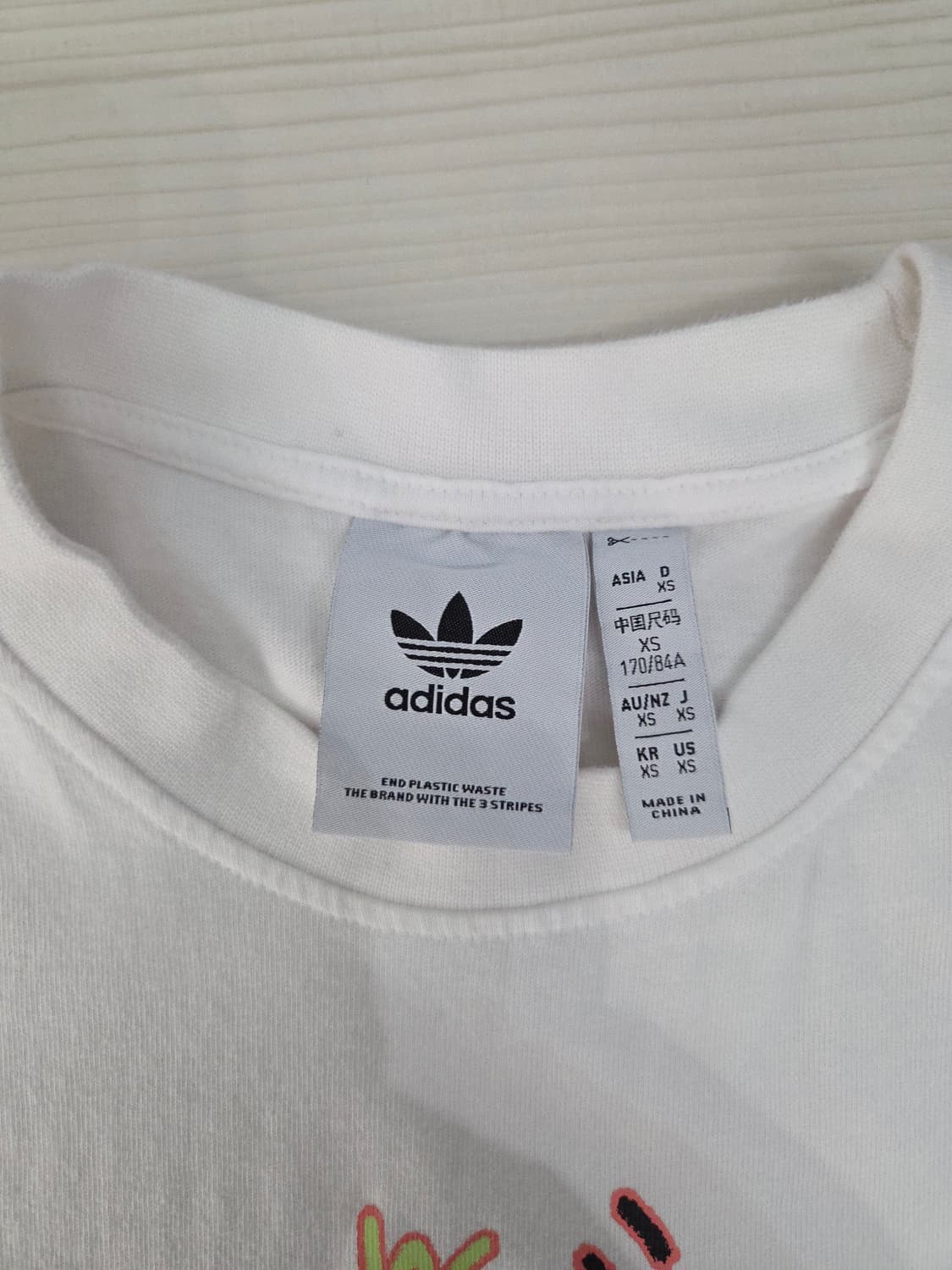 아디다스 러브 유나이츠 트레포일 반팔 티셔츠 상품이미지8