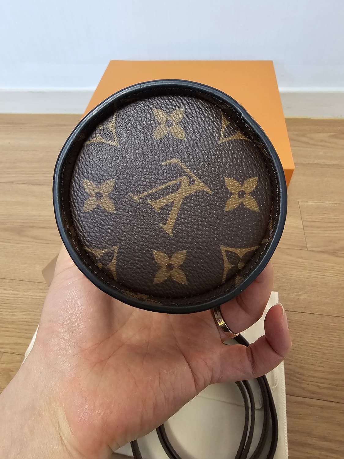 루이비통 버질아블로 한정판 커피컵 크로스백 (새상품) 상품이미지7