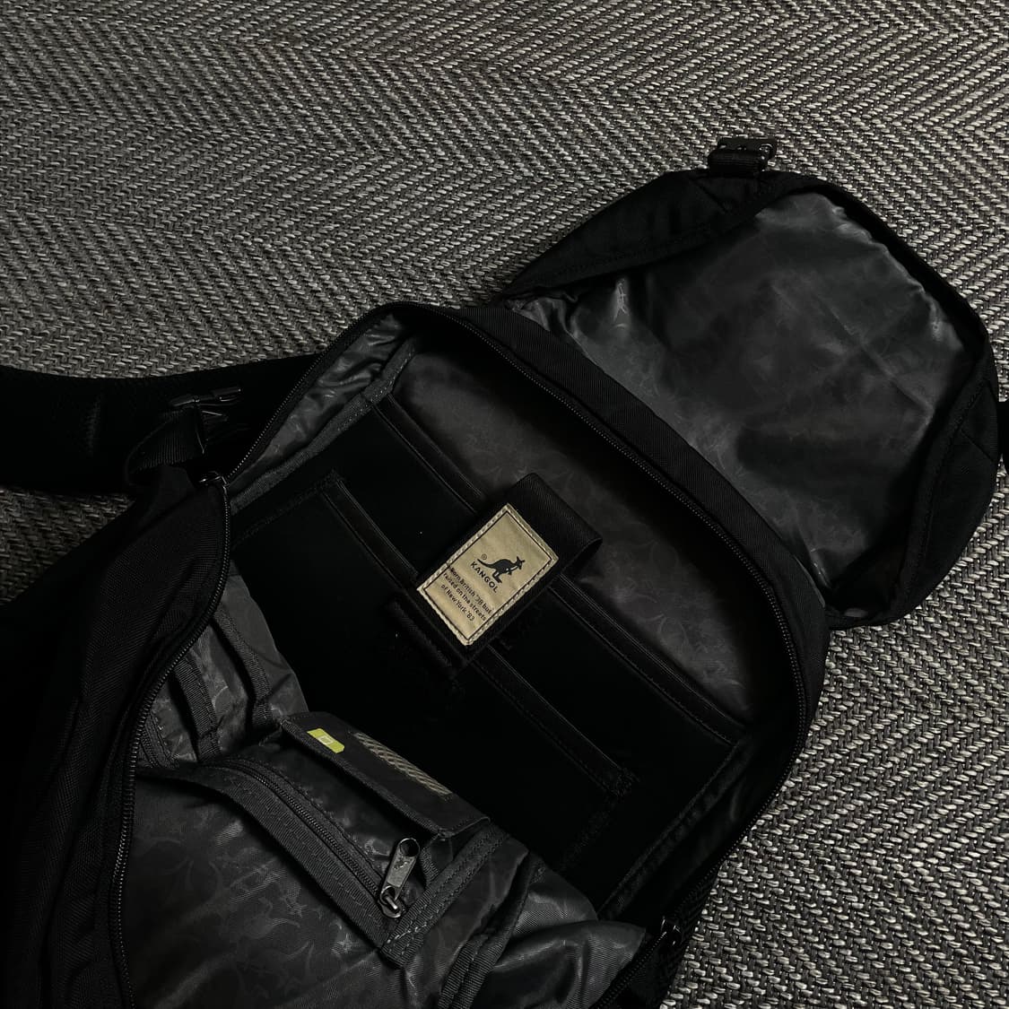 캉골 로고 패치 제이 백팩 블랙 y 4200 상품이미지6