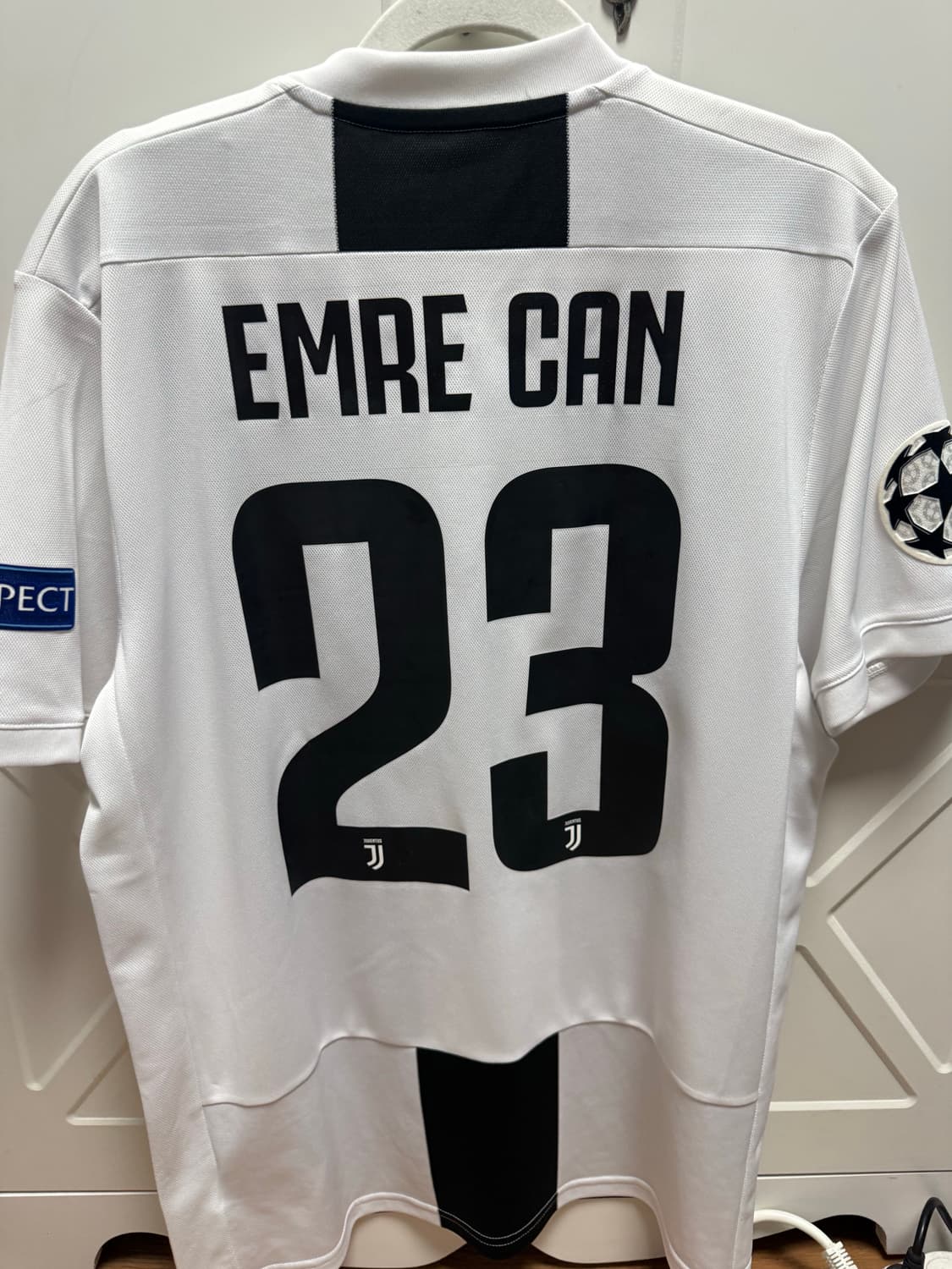 18-19 유벤투스 엠레 잔 유니폼 상품이미지2
