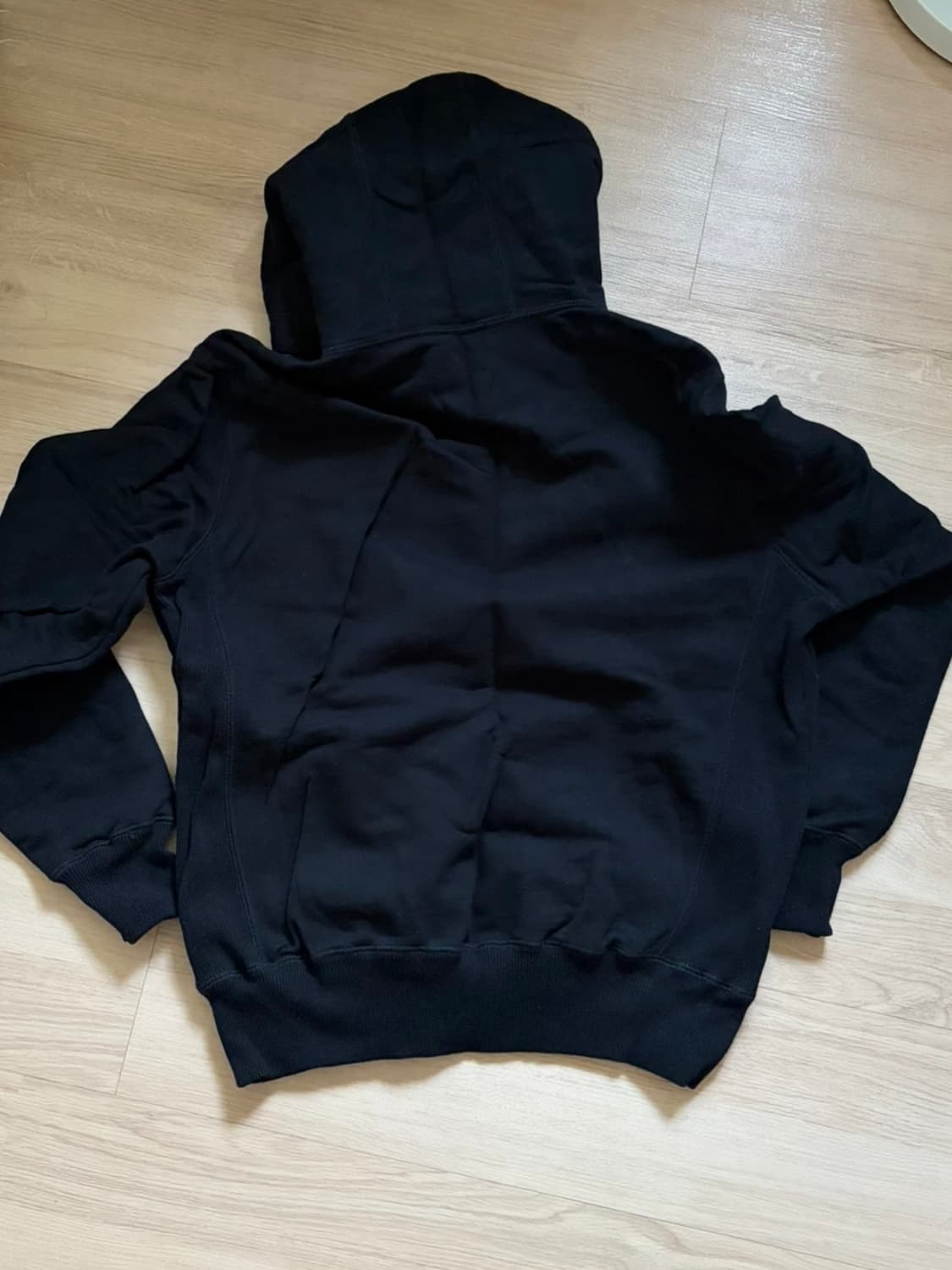 에메레온도르 토널 로고 후디 블랙 스몰 Tonal Logo Hoodie 상품이미지4