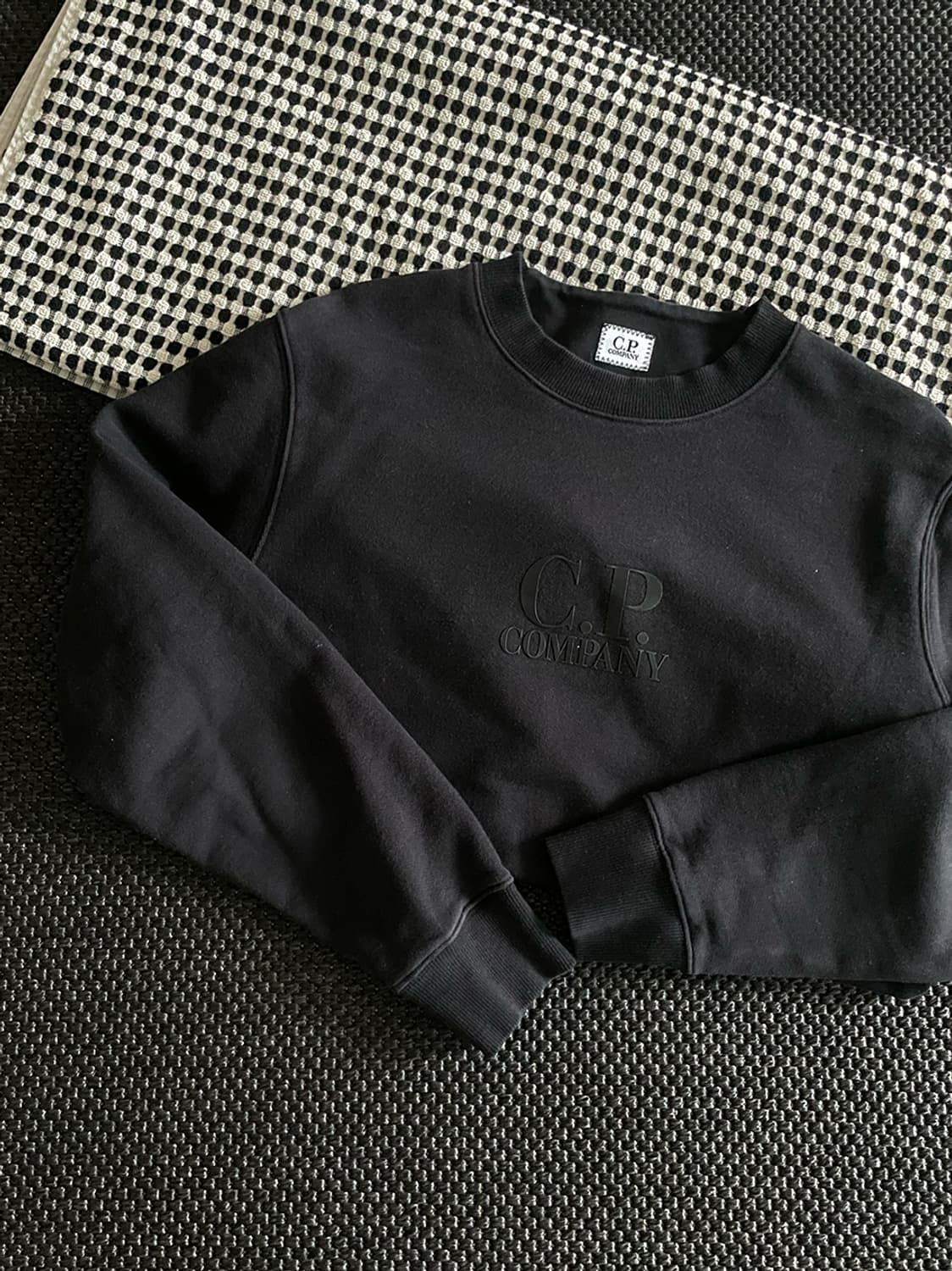 CP컴퍼니 맨투맨 입니다. 상품이미지1