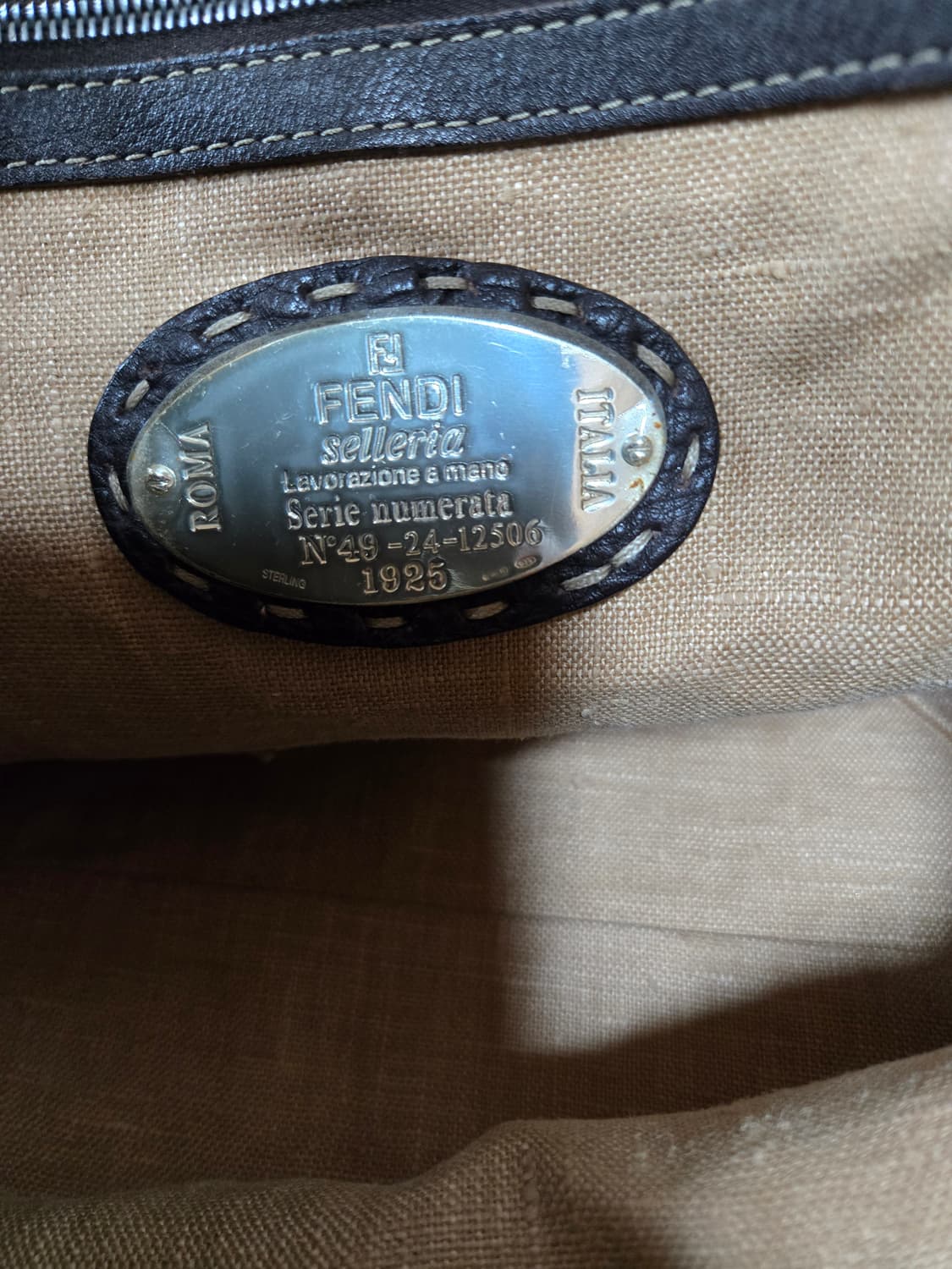 팬디 셀러리아 레더 토트백  상품이미지7