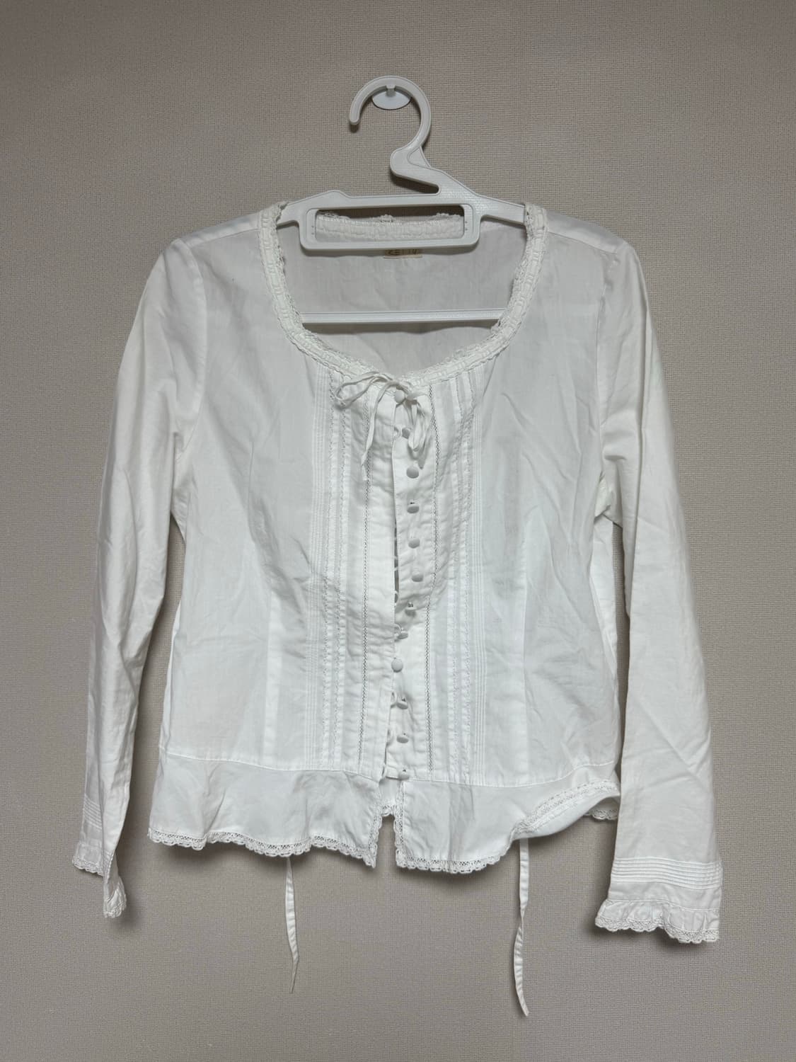 콩단추 리본 생화이트 블라우스 갸루 러블리 상품이미지1