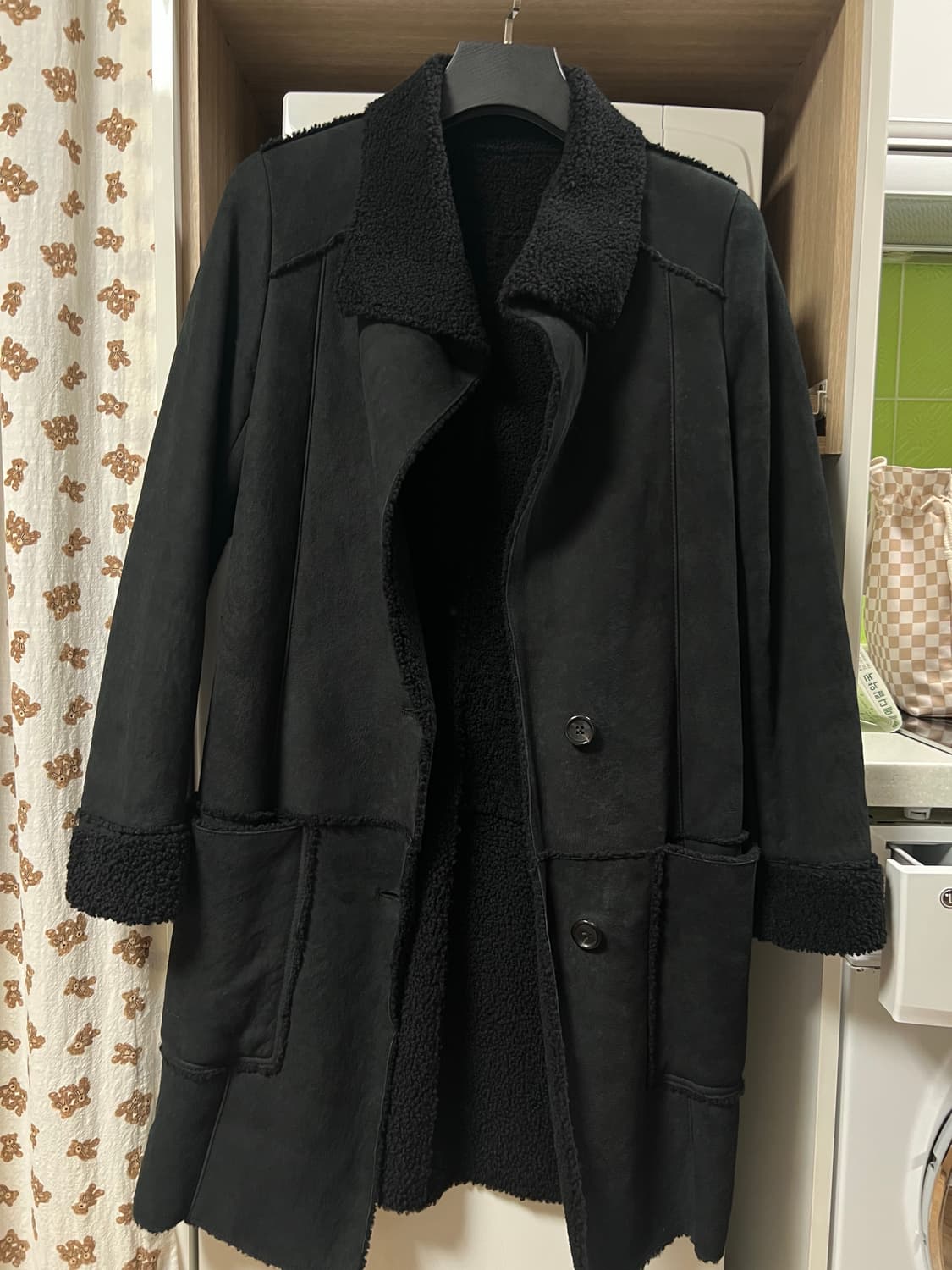 블랙 무스탕 코트 상품이미지1