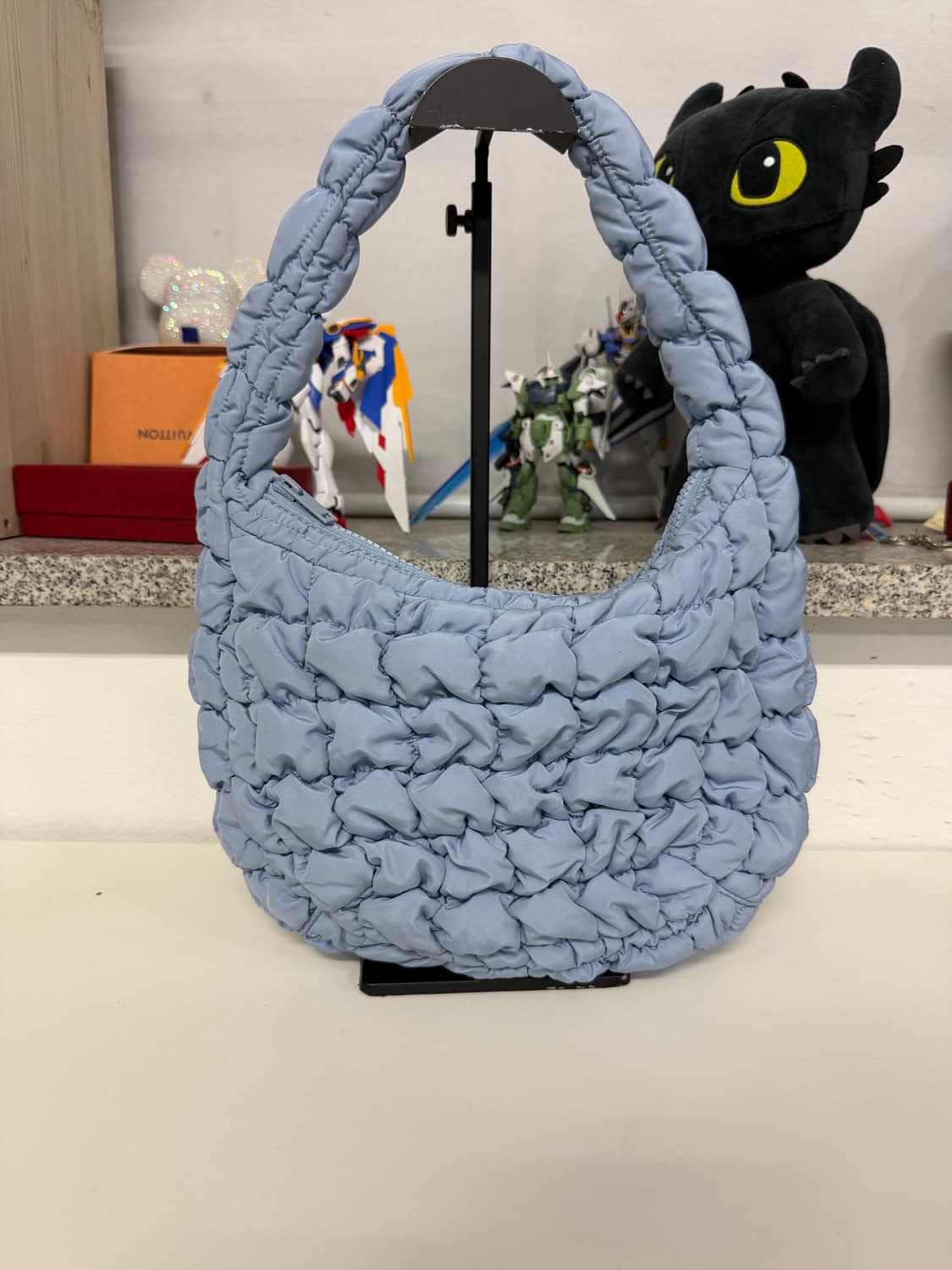 정품) COS 코스 퀼티드 구름백 미니백  상품이미지4