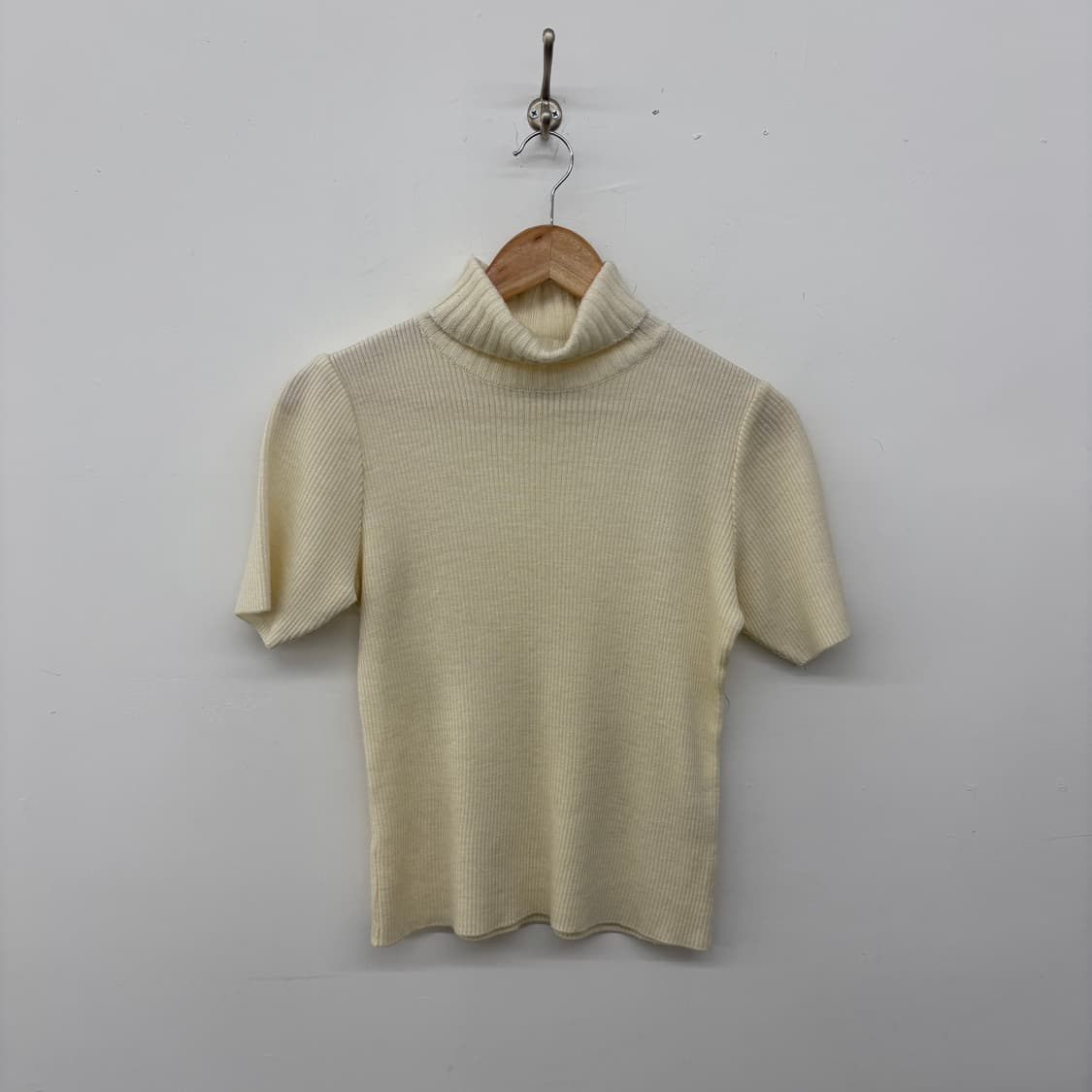 꾸레쥬 아이보리 골지 반팔 폴라 니트 여성 S 상품이미지1