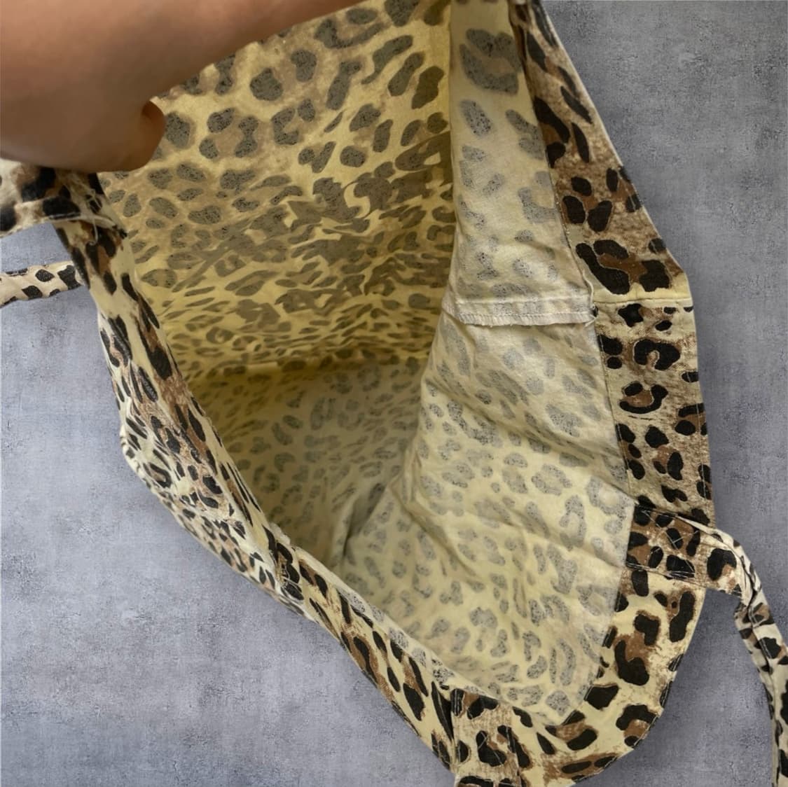 루즈 x 비이커 프린팅 레오파드 에코백 숄더백 상품이미지4