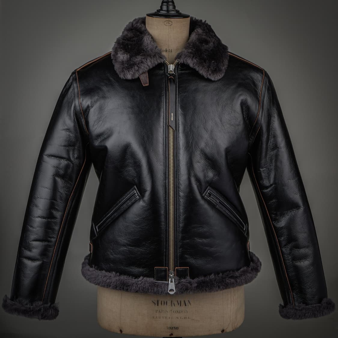 디아프바인 B-6 무스탕 블랙 그레이 상품이미지4