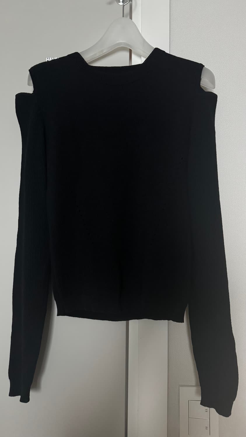 준지 트임 오프숄더 니트 (블랙 새상품) 상품이미지1