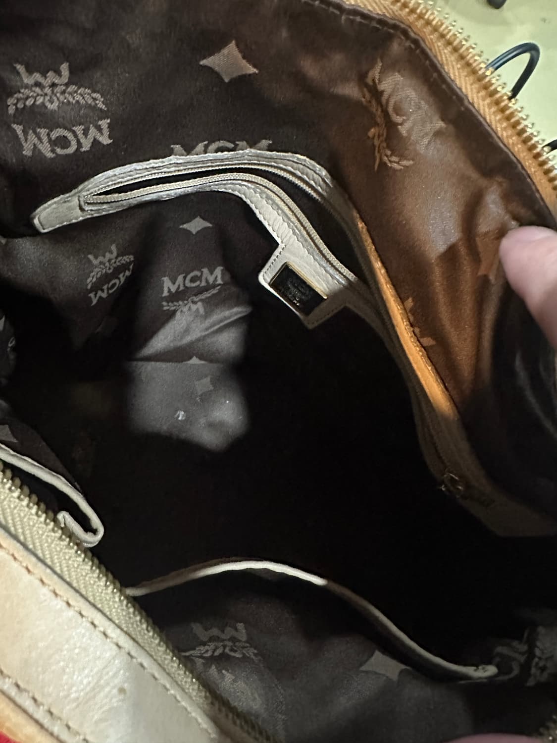 MCM 아이보리 숄더백 상품이미지7