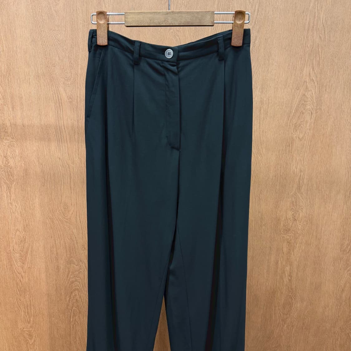 질샌더 클래식 슬랙스 팬츠 히든 지퍼 버튼 사이드 후면 포켓 디테일 블랙 상품이미지4