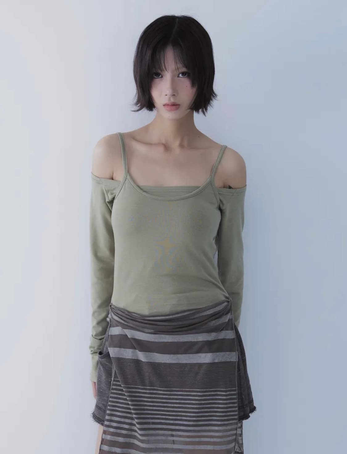 쎄쎄쎄 레이어드 오프숄더 티 상품이미지4