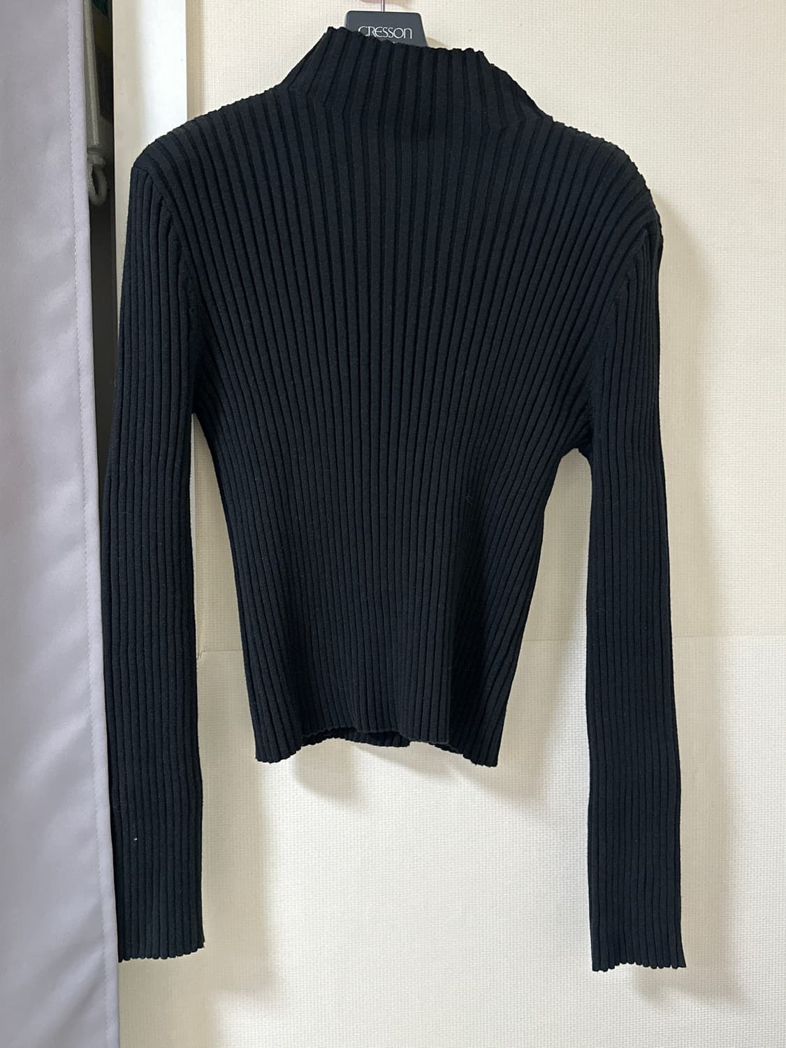 아모멘토 24FW 터틀넥 니트 판매합니다 상품이미지1