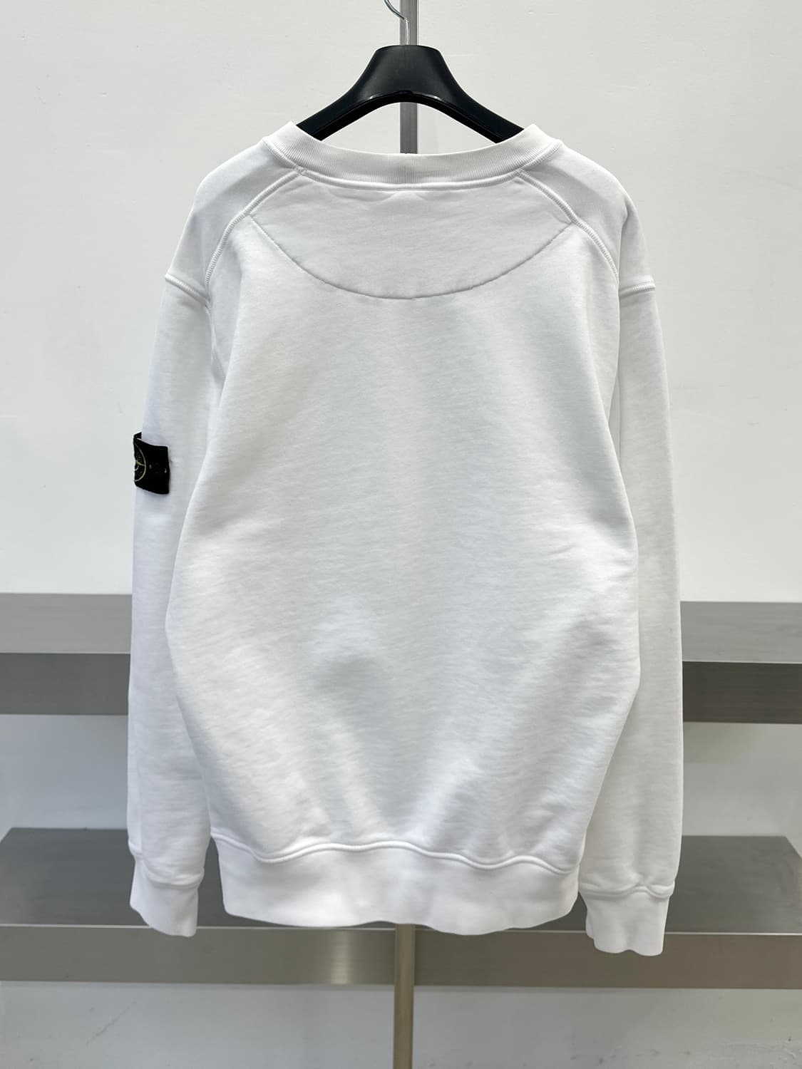 스톤아일랜드 와펜 화이트 맨투맨  상품이미지3