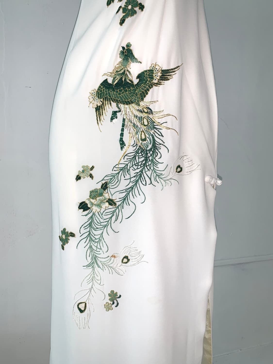 White Oriental Green Embroidery Qipao 상품이미지8