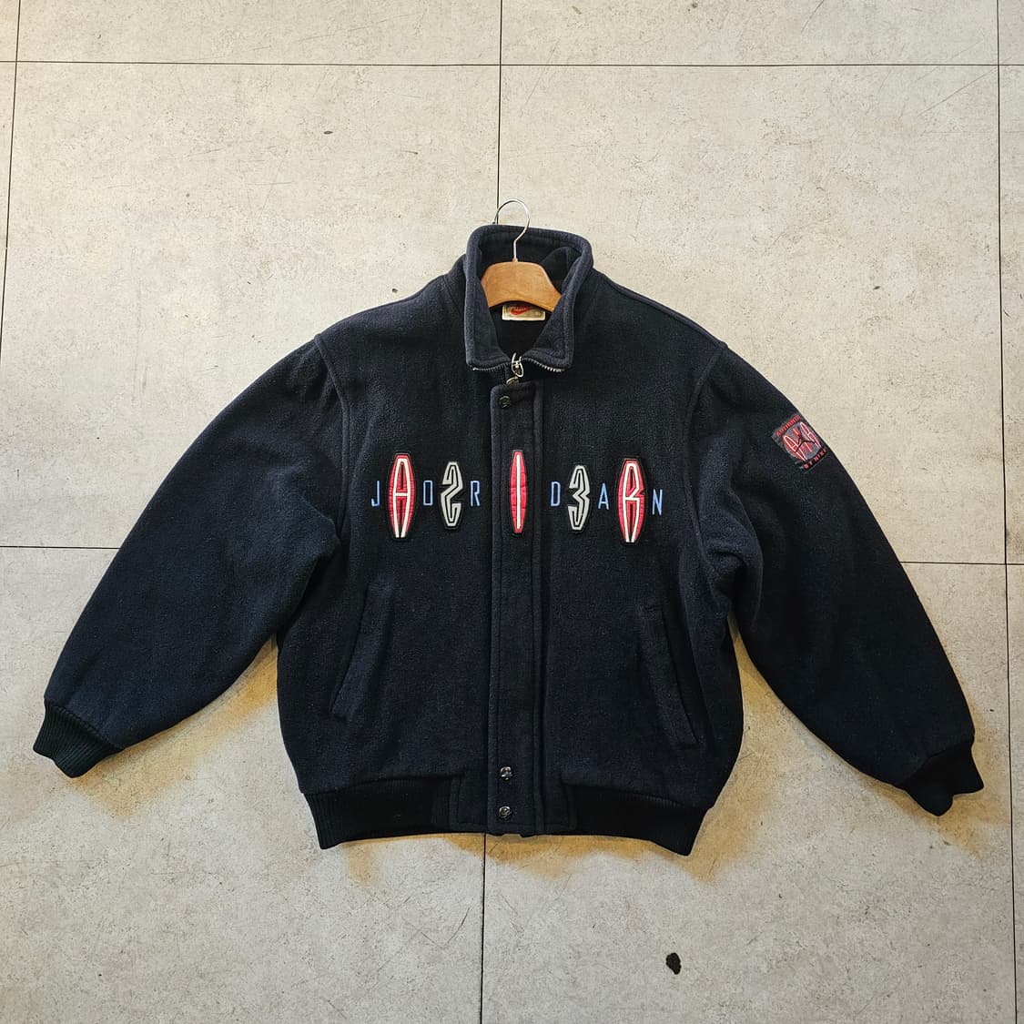 나이키 에어조던 90s 울 바시티 자켓 상품이미지2