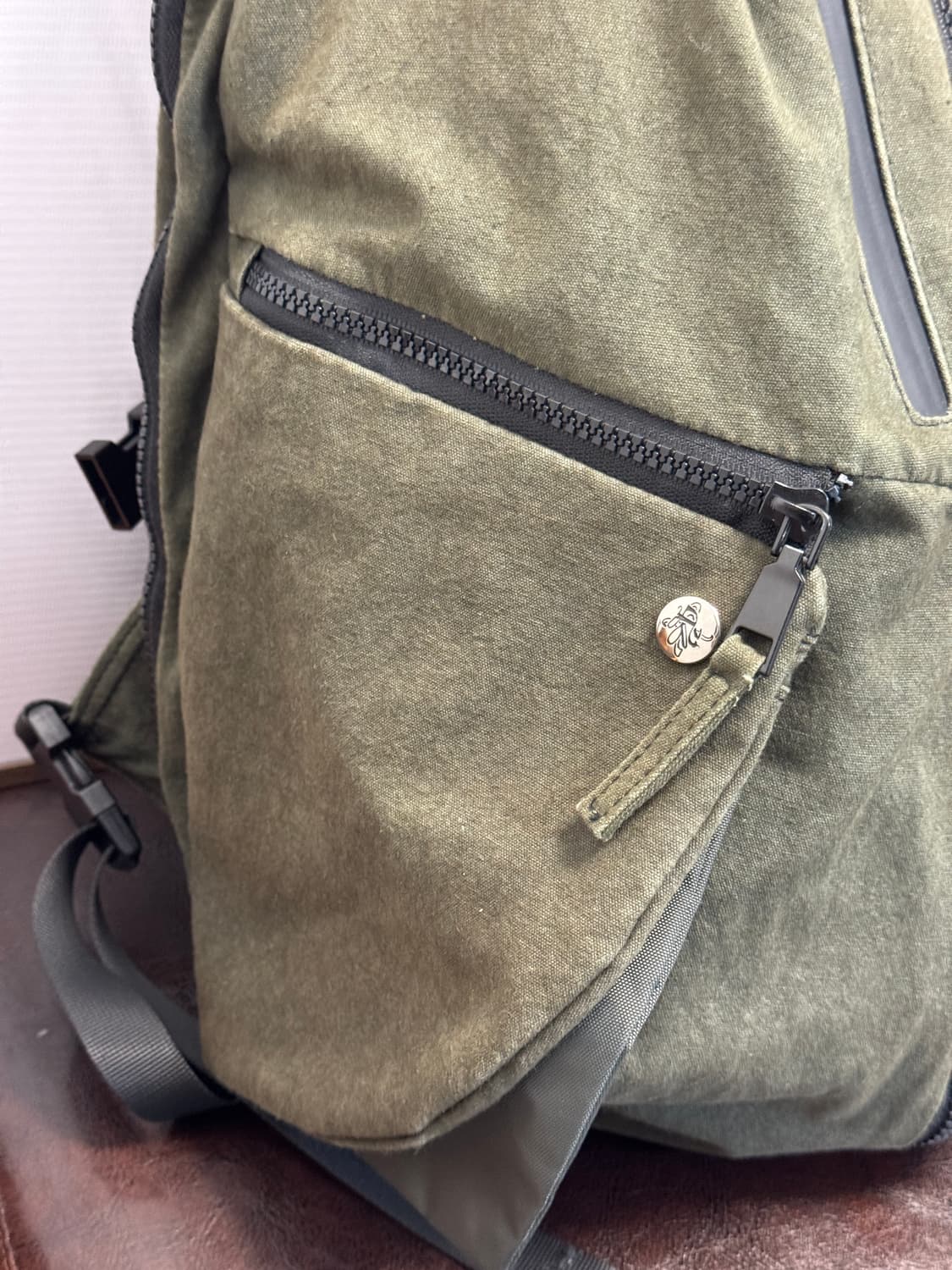 NYXX 자수 스냅 백팩 카키그레이 상품이미지4