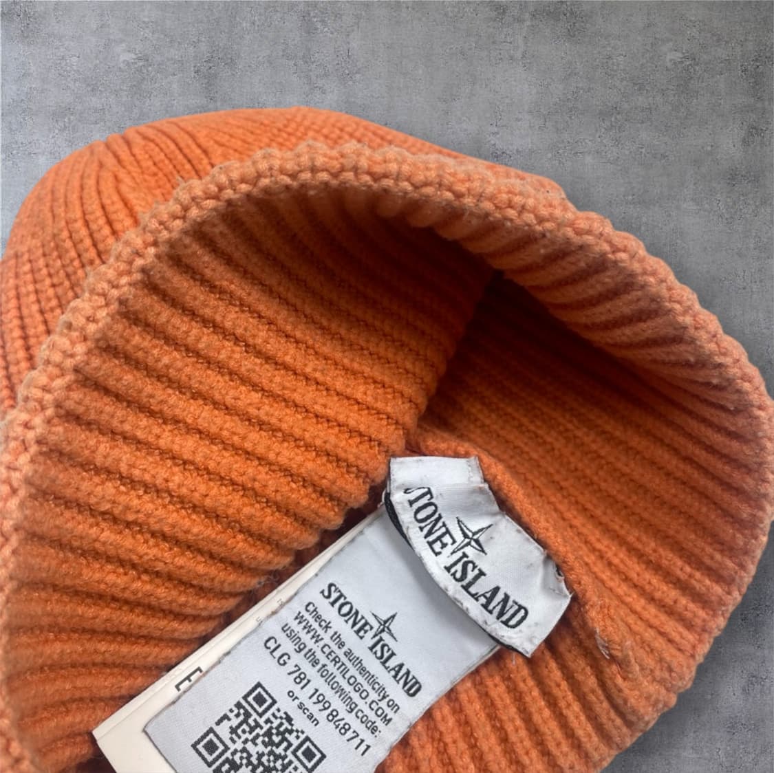 스톤아일랜드 Stone Island 오렌지 로고 패치 비니 상품이미지3