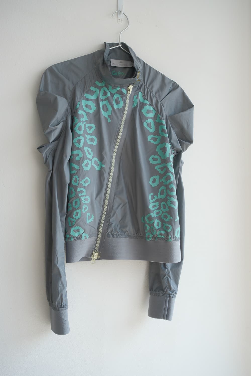 Stella McCartney x adidas Run Glow Jacke 상품이미지7