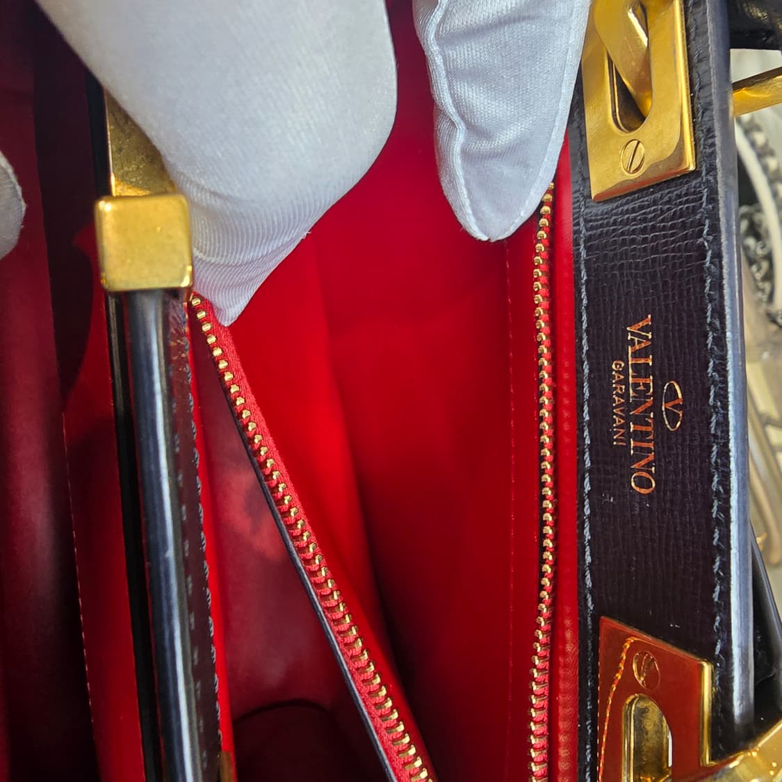 [중고/정품] 발렌티노 카프스킨 알코브 락스터드백 미디엄 상품이미지10