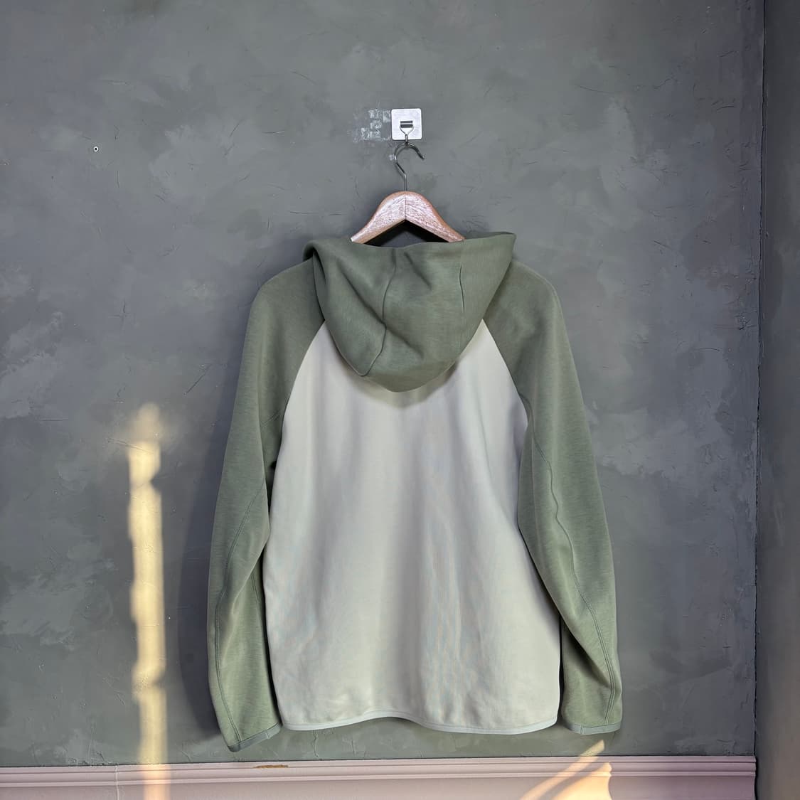 나이키 테크팩 후드집업 올리브 카키 상품이미지4