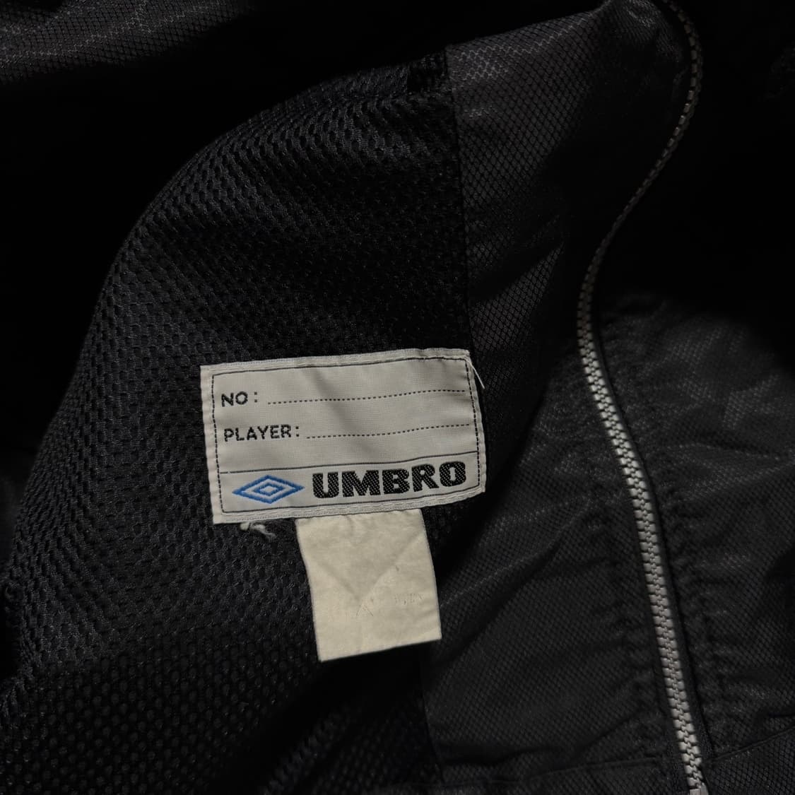 엄브로 올드스쿨 바람막이 자켓 상품이미지3