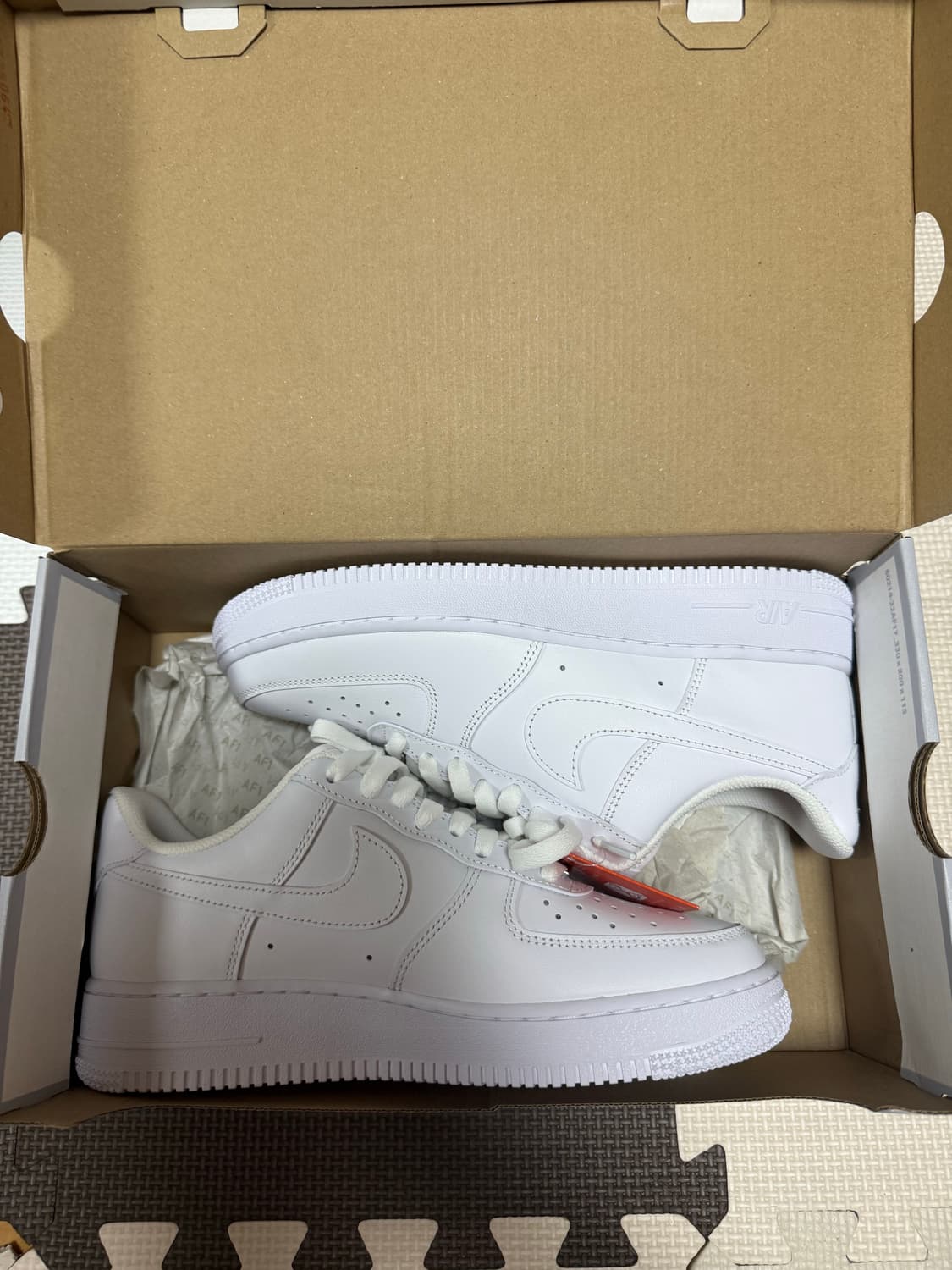 나이키 에어포스 상품이미지1