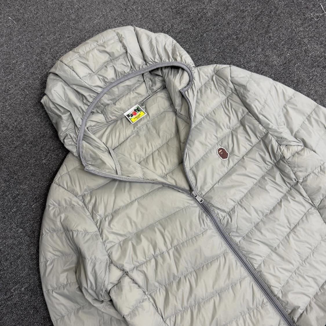 베이프 경량패딩 판매합니다 상품이미지2