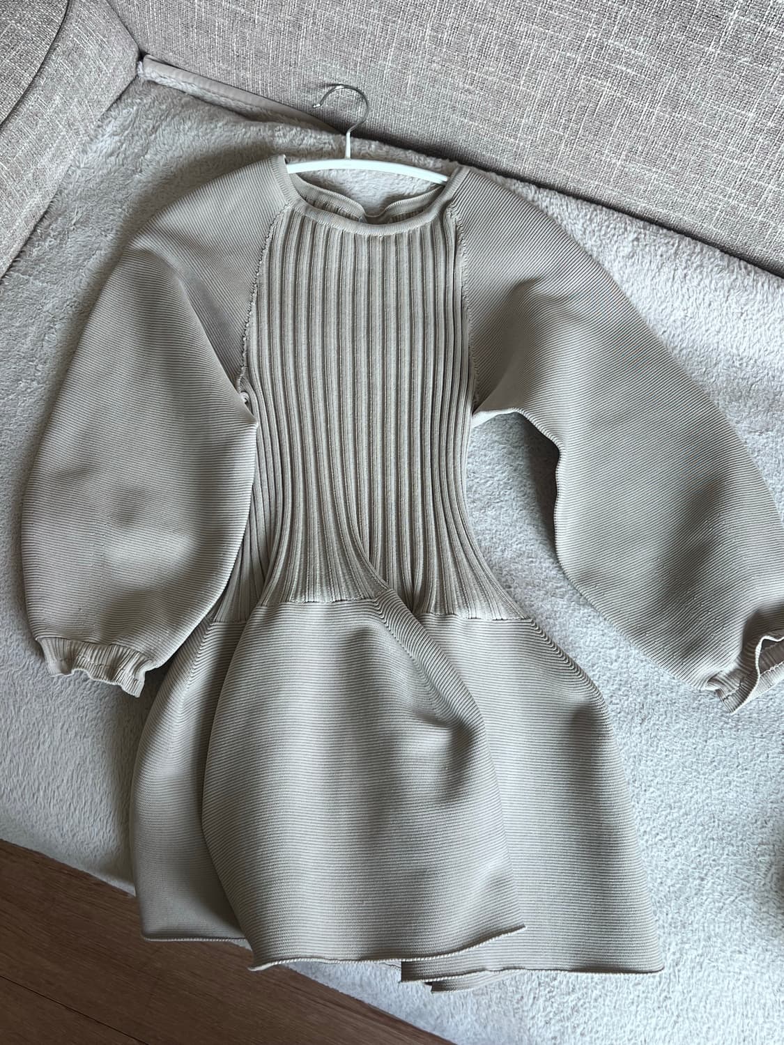 CFCL 포터리 퍼프 슬리브 플레어 탑 상품이미지3