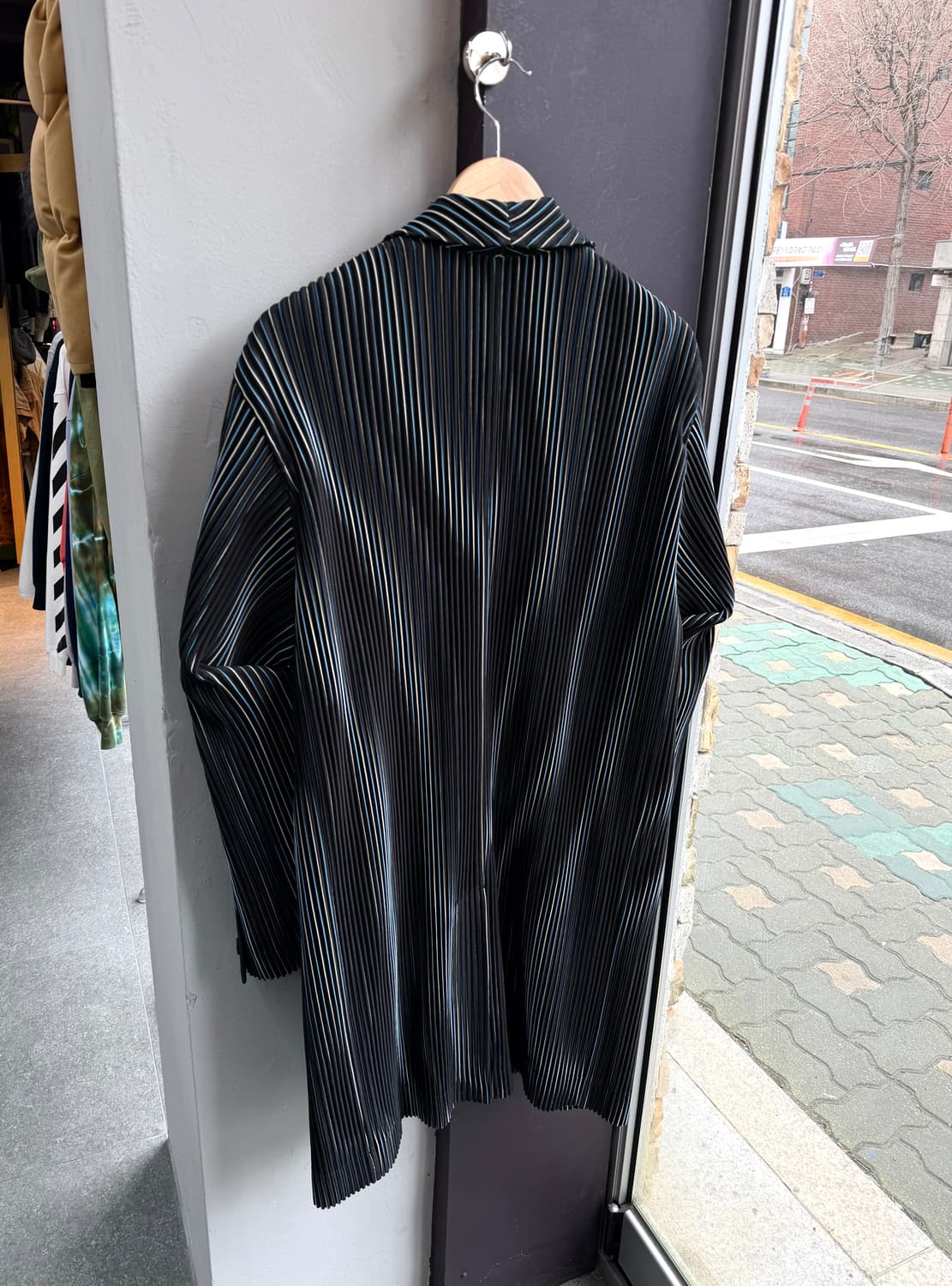 4/ 이세이미야케 옴므플리세 런웨이 C커브드 롱자켓 상품이미지5