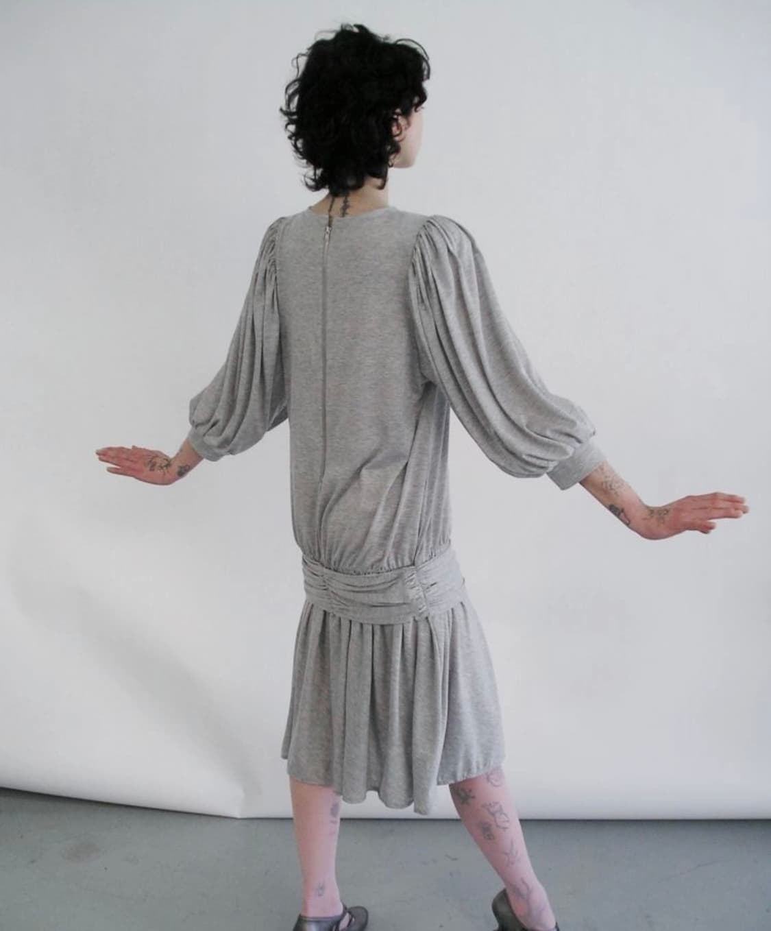 Art Nouveau Dress - gray  상품이미지1