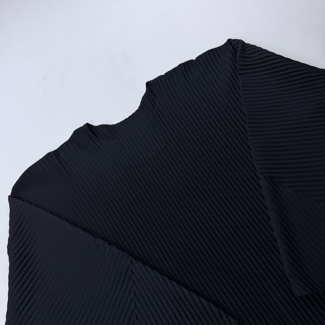 이세이미야케 옴므플리세 롱슬리브 상품이미지3