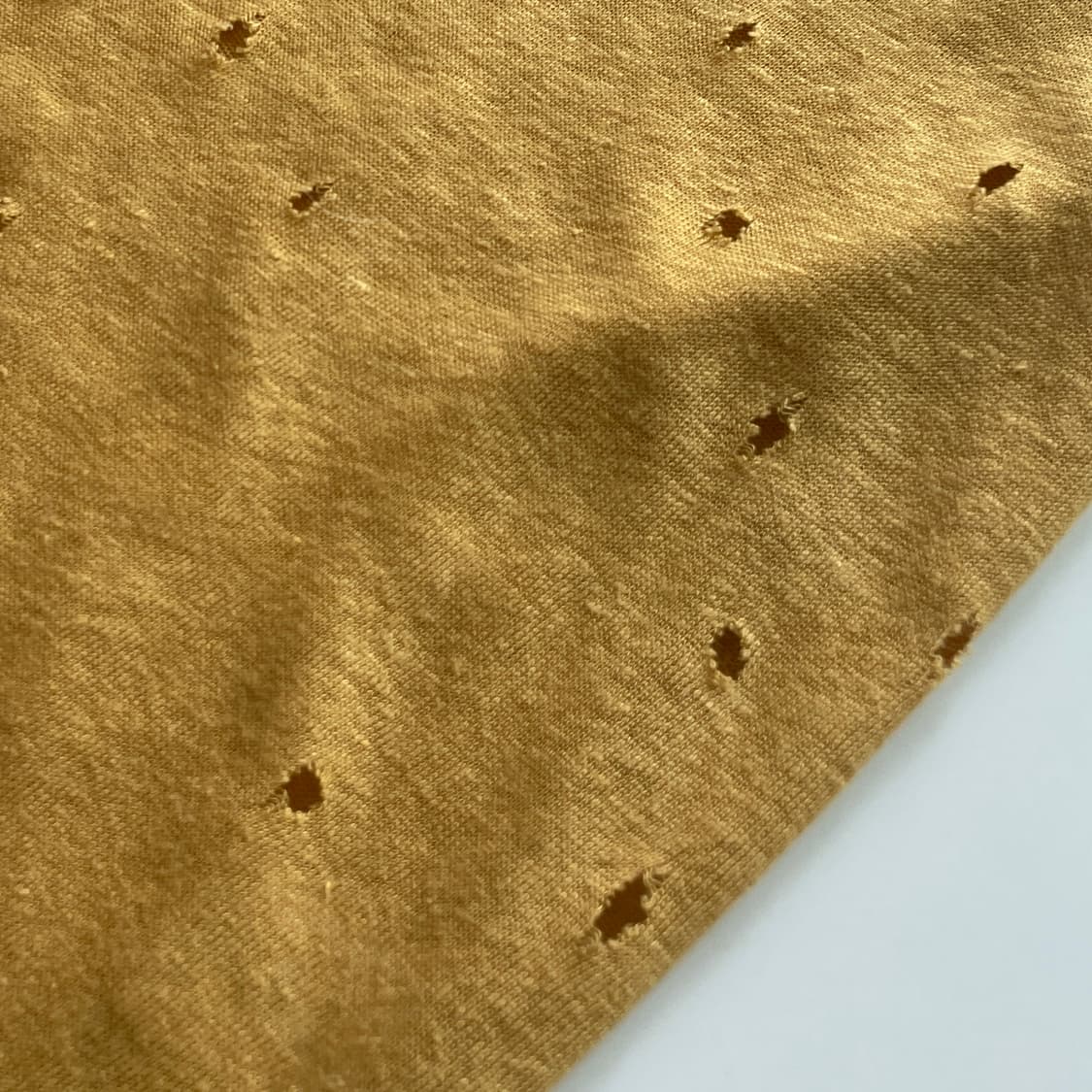 Iro Punching Linen S/S Tee 상품이미지4