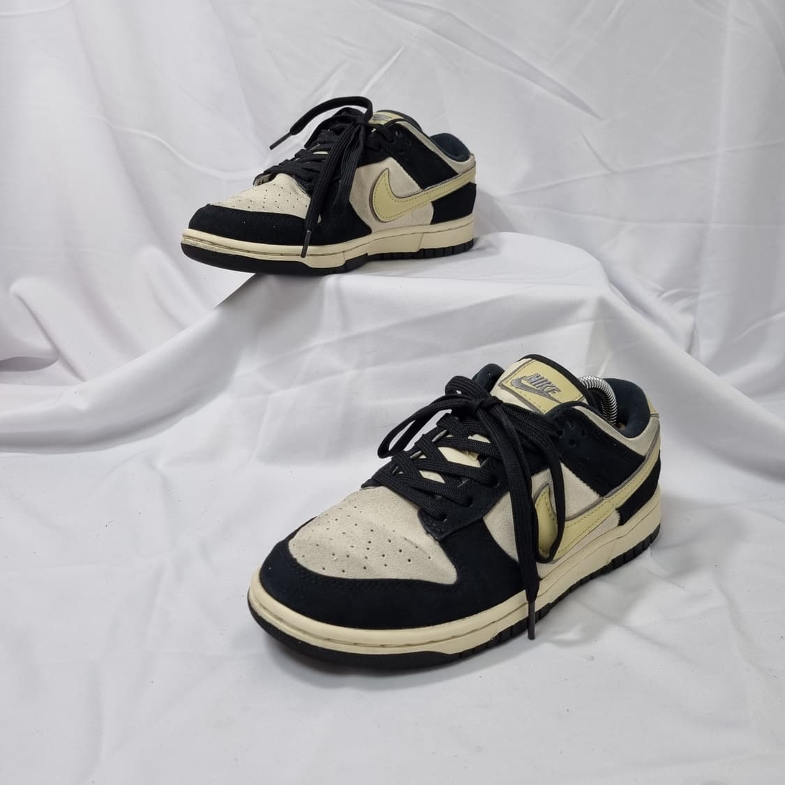 245 나이키 덩크 로우 LX 블랙 스웨이드 스니커즈 상품이미지2
