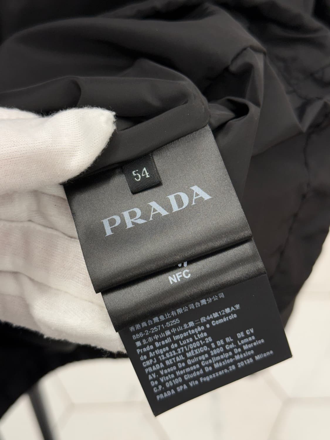 [54] 프라다 삼각로고 리나일론 바람막이 상품이미지5