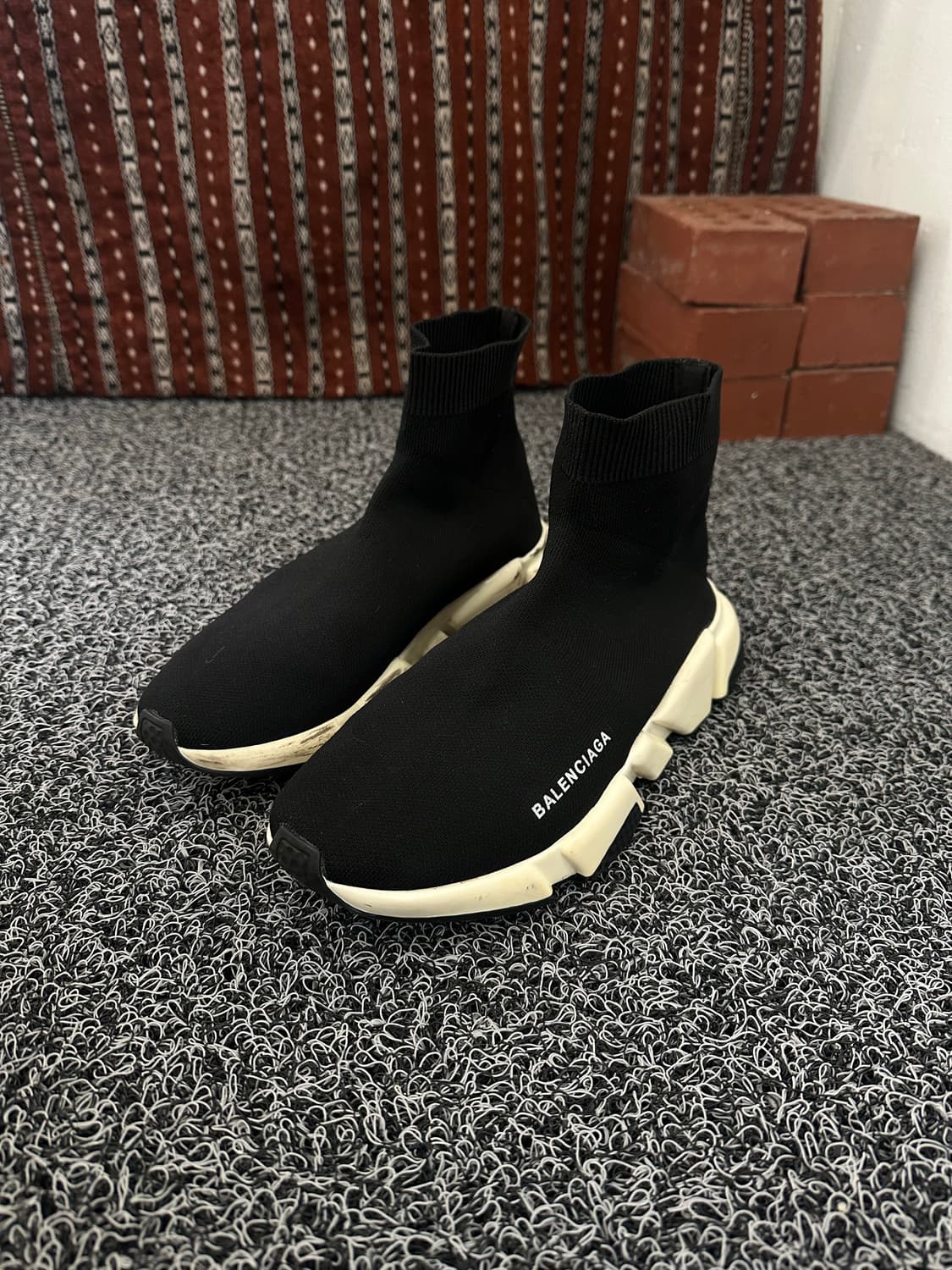 발렌시아가 스피드러너 블랙 250 상품이미지2