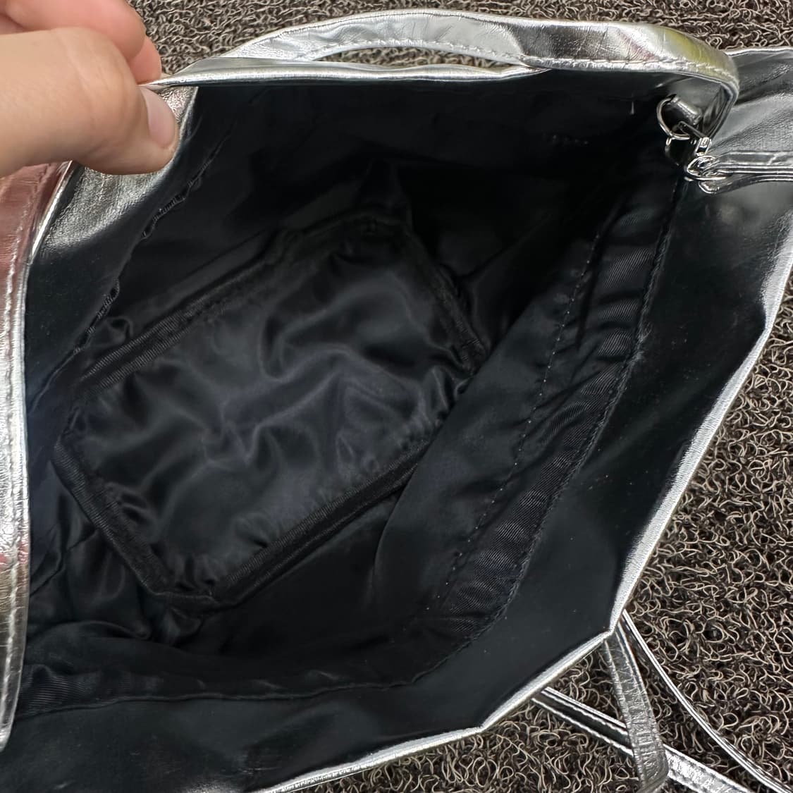 마리떼 프랑소와 저버 실버 여성 크로스백 복조리 가방 상품이미지6