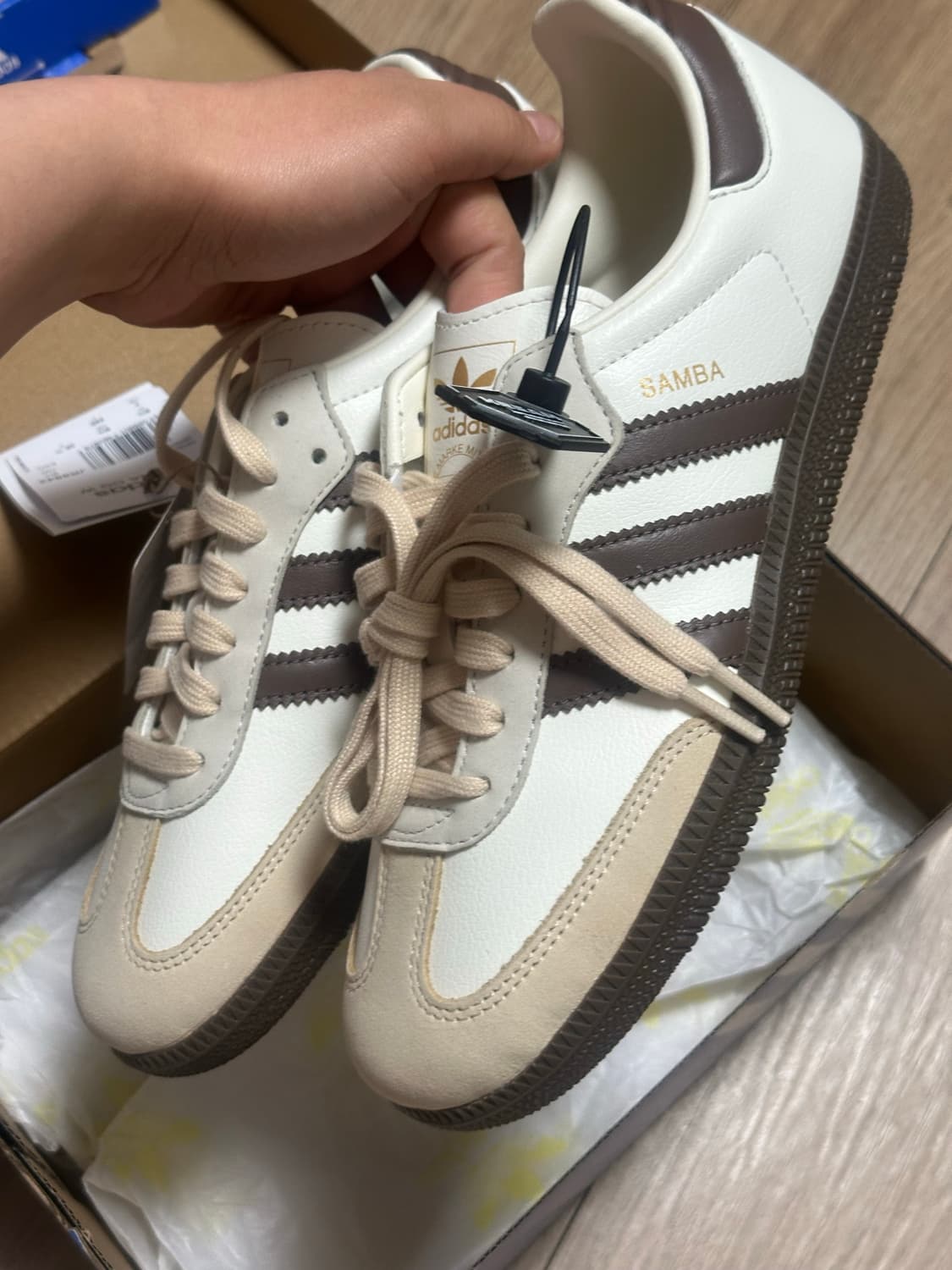 아디다스 삼바 OG 오프 화이트 스트라타 W240 상품이미지1
