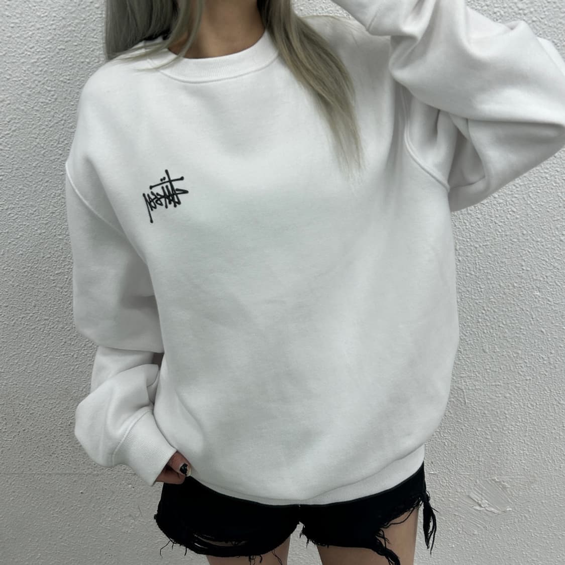 스투시 백로고 화이트 맨투맨 L 상품이미지1